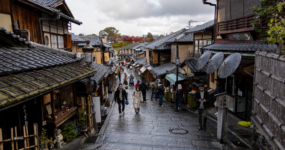 Japonsko: Od tokijských neonů po zenové zahrady