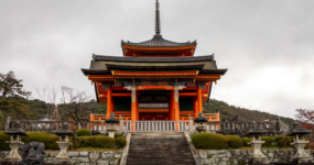 Japonsko: Od tokijských neonů po zenové zahrady