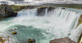 Island: Okolo ostrova | Květen 2026