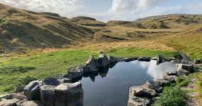 Island: Okolo ostrova | Květen 2026