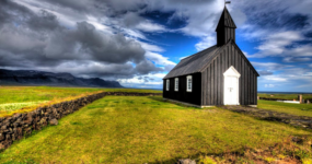 Island: Okolo ostrova | Květen 2026