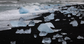 Island: Okolo ostrova | Květen 2026