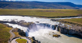 Island: Okolo ostrova | Květen 2026