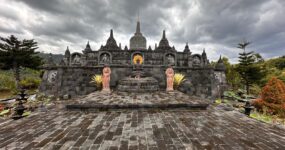 Jáva a Bali: Epická výprava za modrým ohněm