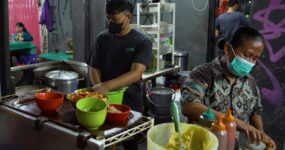 Jáva a Bali: Epická výprava za modrým ohněm